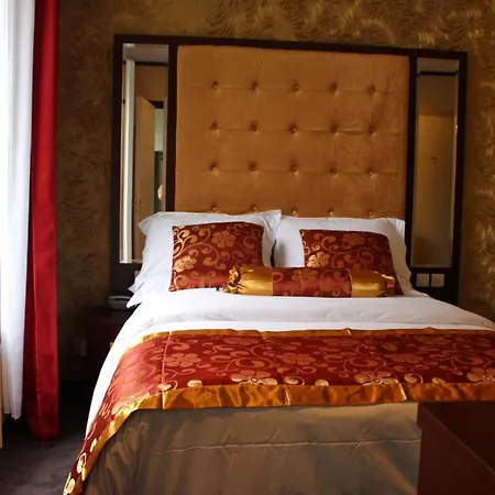 Des Buttes Chaumont Hotel 2*
