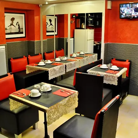 Des Buttes Chaumont Hotell 2*