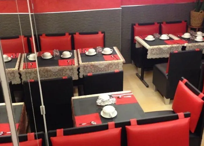 Otel Des Buttes Chaumont 2*