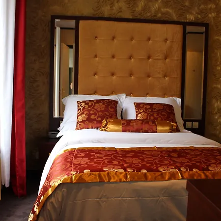 Hotel Des Buttes Chaumont Paris