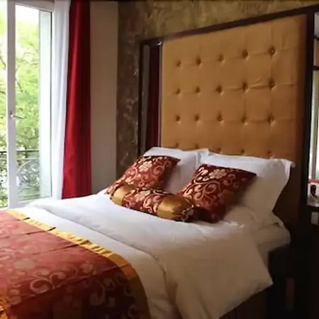 Hotel Des Buttes Chaumont Paris