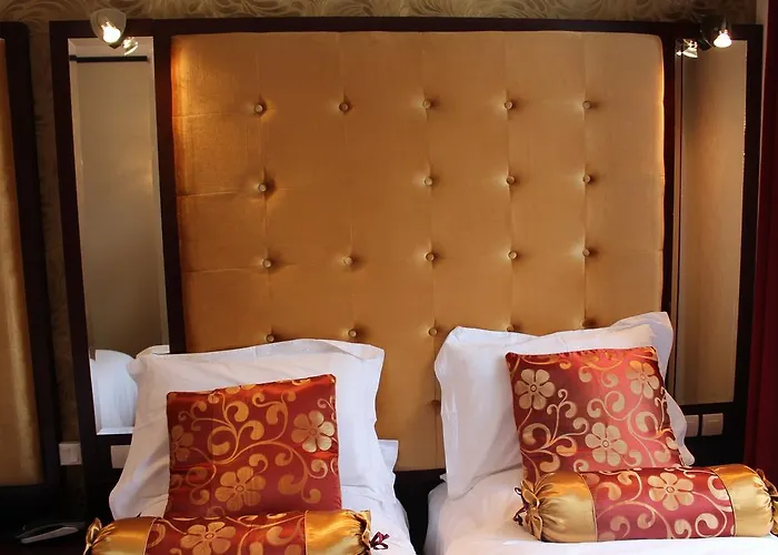 Hotel Des Buttes Chaumont Paris