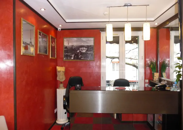 Des Buttes Chaumont Hotel 2*