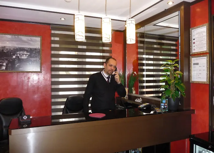 Des Buttes Chaumont Hotel 2*