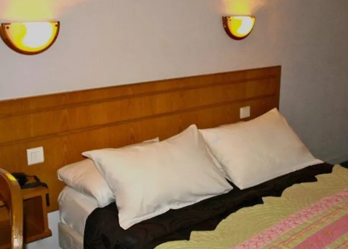 Hotel Des Buttes Chaumont Paris