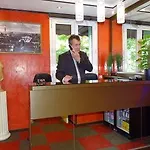 Des Buttes Chaumont Hotel 2*