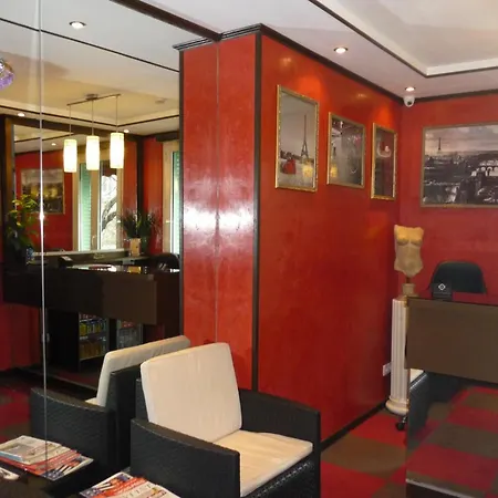 Des Buttes Chaumont Hotel 2*