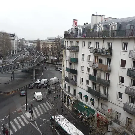 Des Buttes Chaumont Paříž